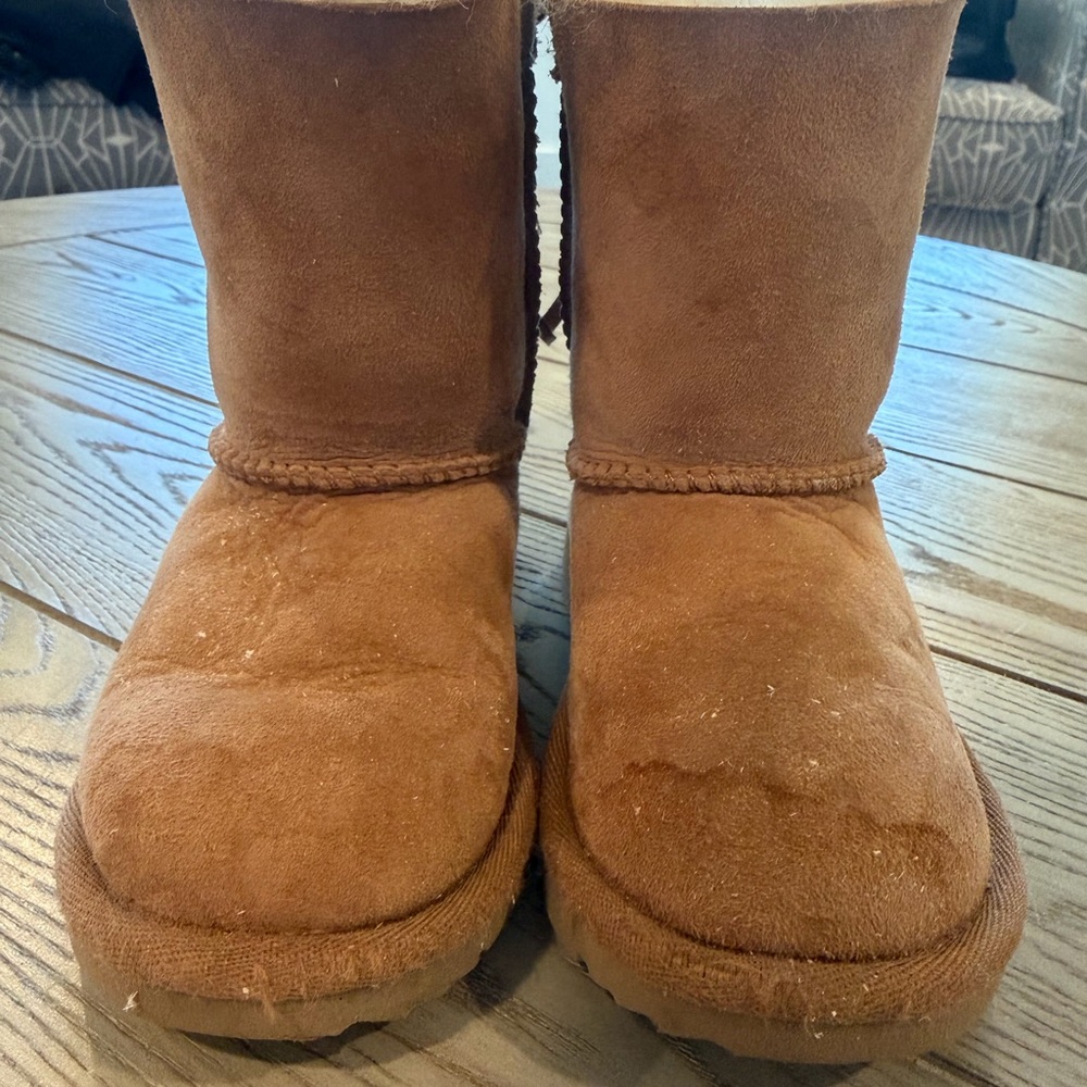 UGG Kids Boots in Chestnut Brown